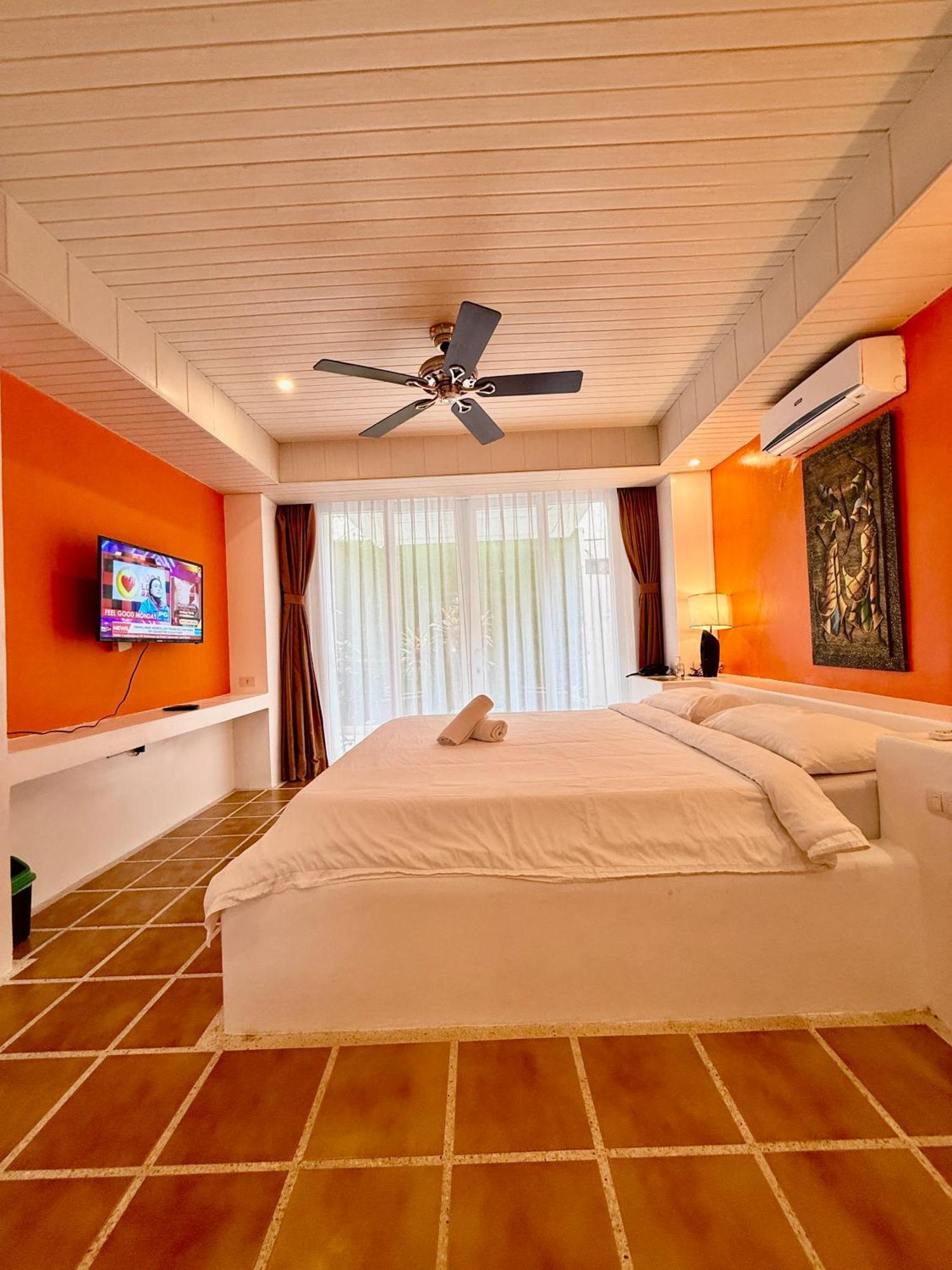 Calypso Beach And Dive Resort Manoc-Manoc Esterno foto