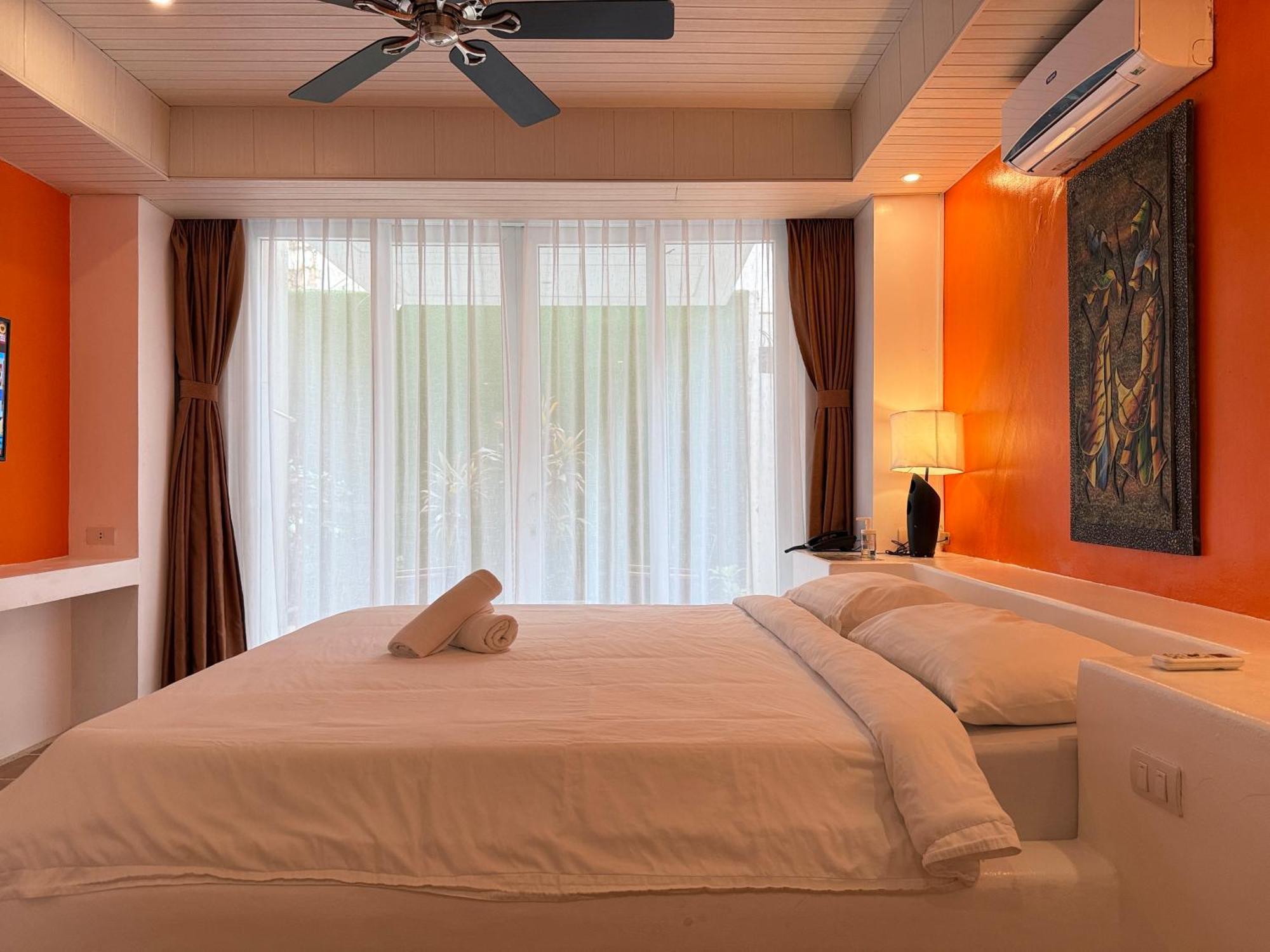 Calypso Beach And Dive Resort Manoc-Manoc Esterno foto
