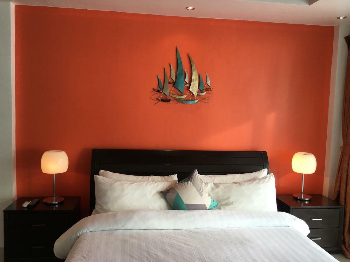 Calypso Beach And Dive Resort Manoc-Manoc Esterno foto