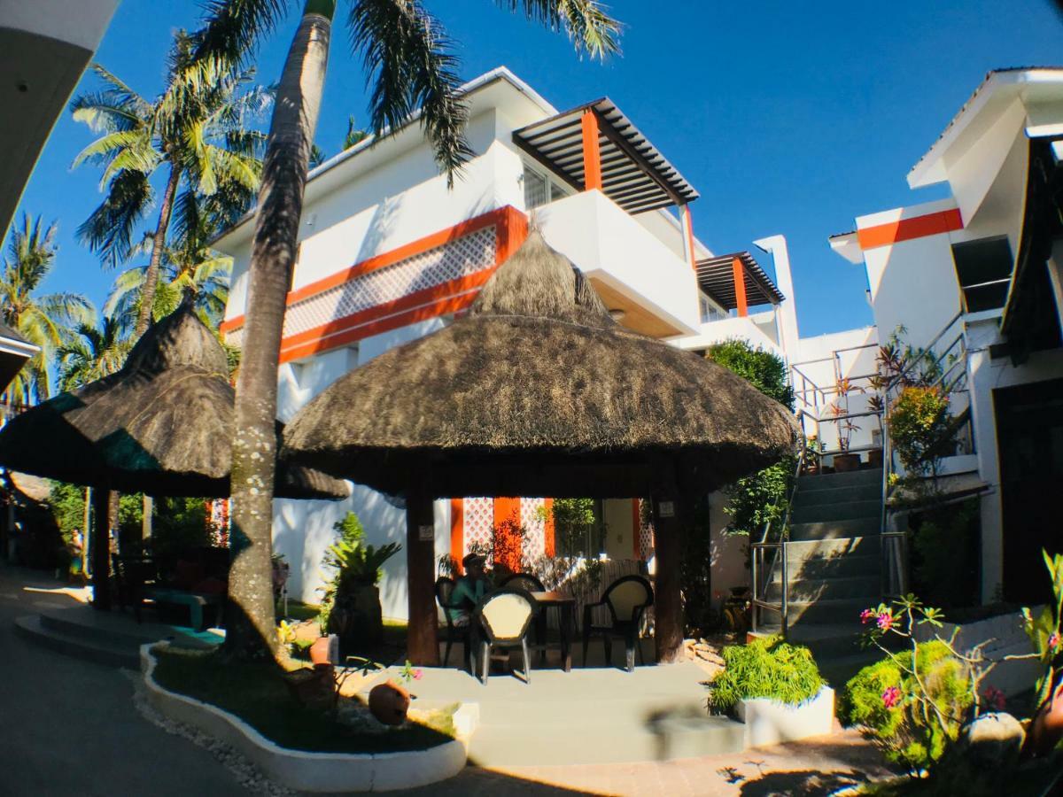 Calypso Beach And Dive Resort Manoc-Manoc Esterno foto